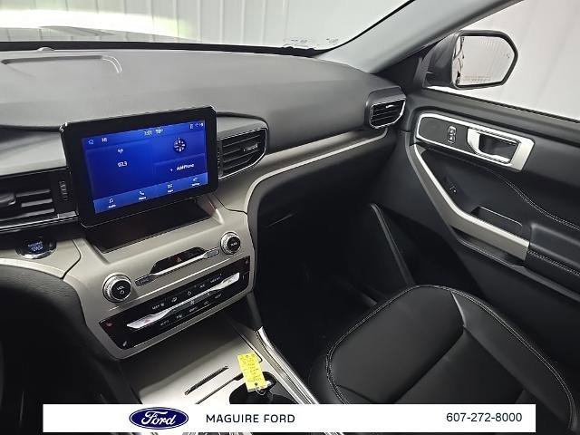 Certified 2022 Ford Explorer XLT w/ Equipment Group 202A image 25