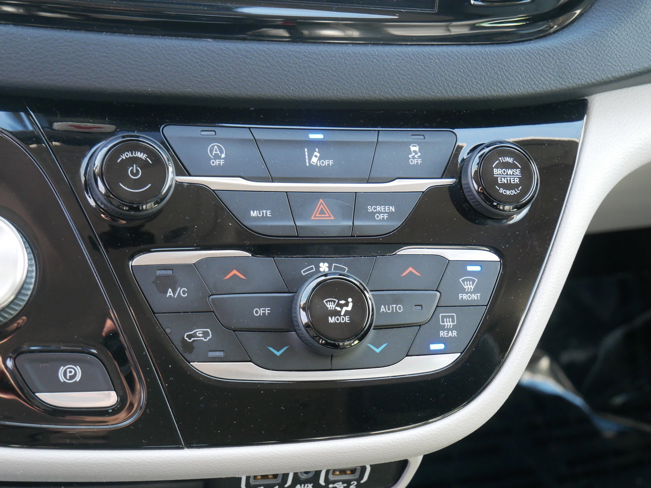 Used 2022 Chrysler Pacifica Touring-L image 23