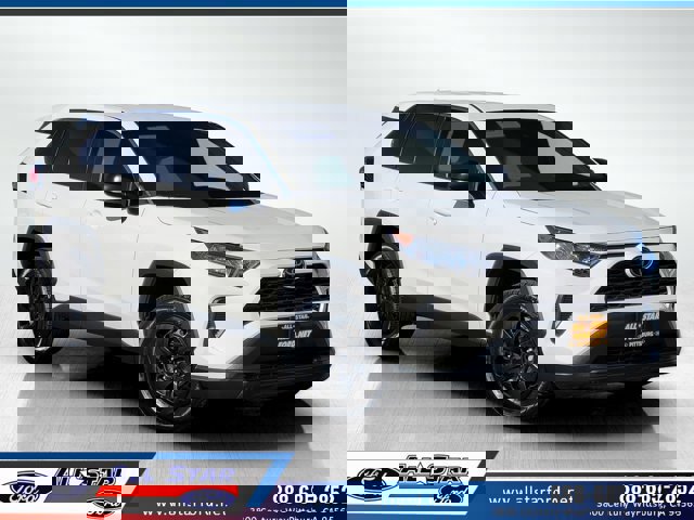 Used 2022 Toyota RAV4 LE image 7
