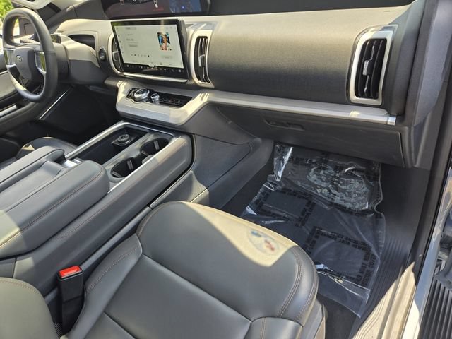 Certified 2025 Ford Expedition Active AWD/4WD image 19