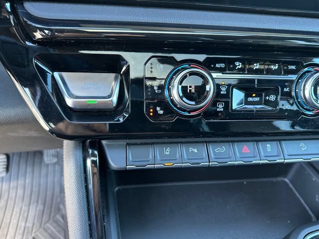 Used 2024 GMC Sierra 2500 AT4 w/ AT4 Premium Plus Package AWD/4WD image 25