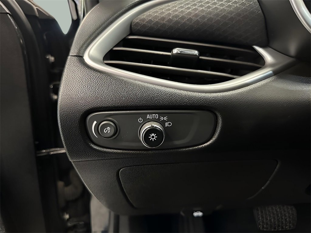 Used 2023 Chevrolet Malibu LT image 14