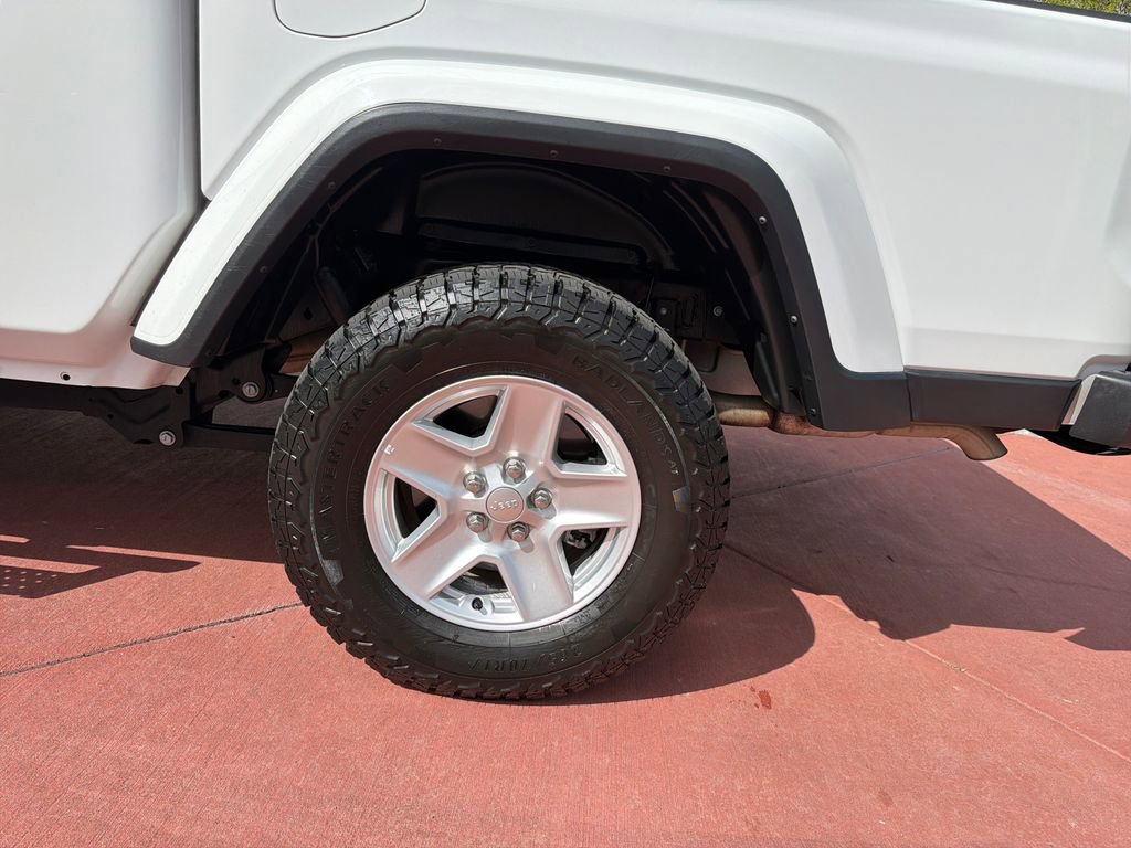 Used 2023 Jeep Gladiator Sport image 33