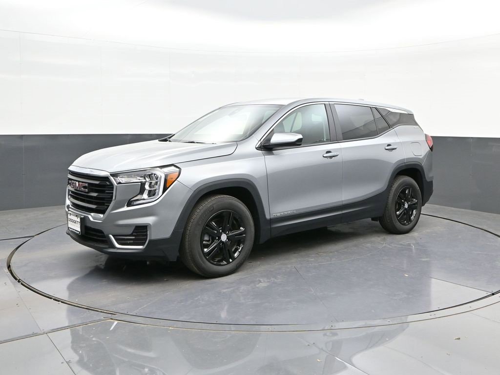 Used 2024 GMC Terrain SLE image 1