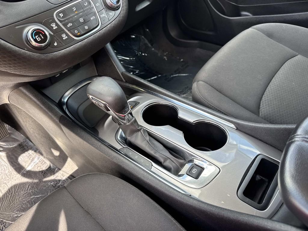 Used 2024 Chevrolet Malibu LT image 28