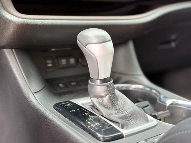 Used 2019 Toyota Highlander Limited FWD image 22