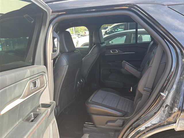 Certified 2025 Ford Explorer ST-Line AWD/4WD image 4