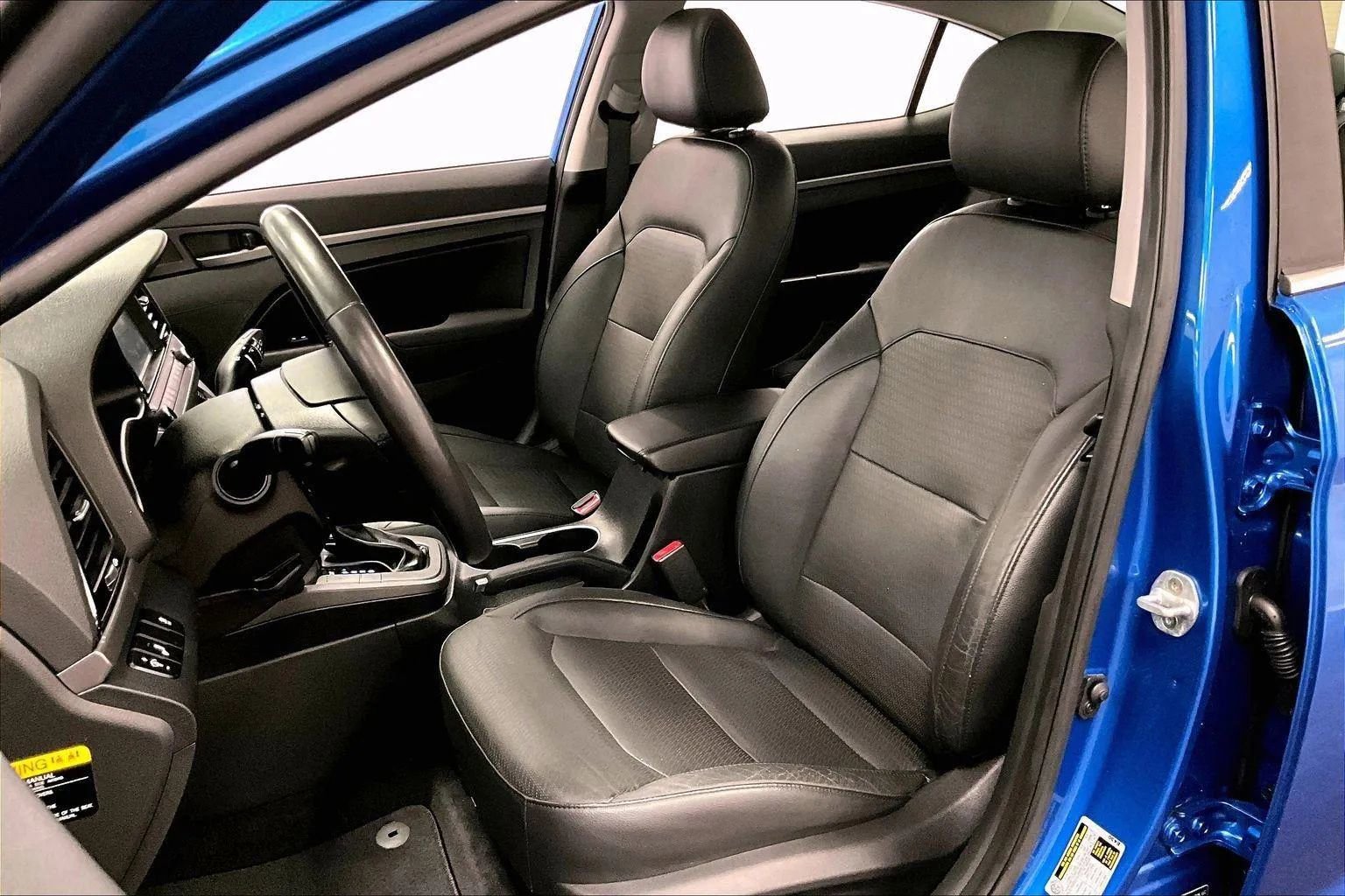 Used 2017 Hyundai Elantra Limited w/ Limited Tech Package 04 image 24