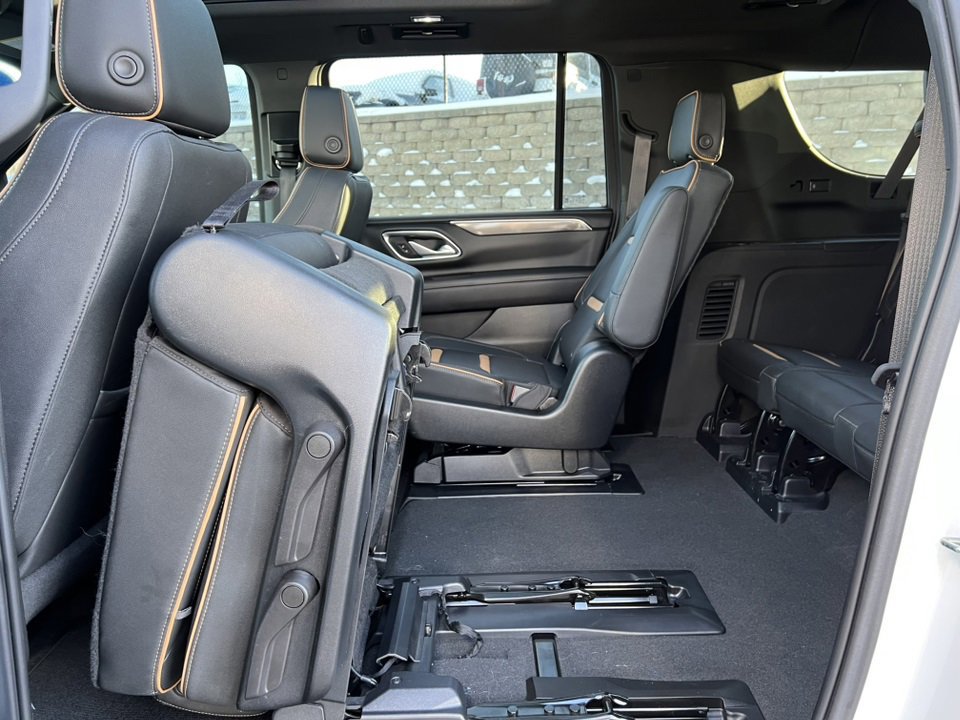 Used 2023 GMC Yukon XL AT4 image 13
