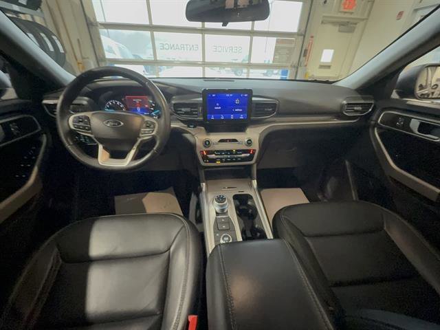 Certified 2023 Ford Explorer XLT w/ Equipment Group 202A image 19