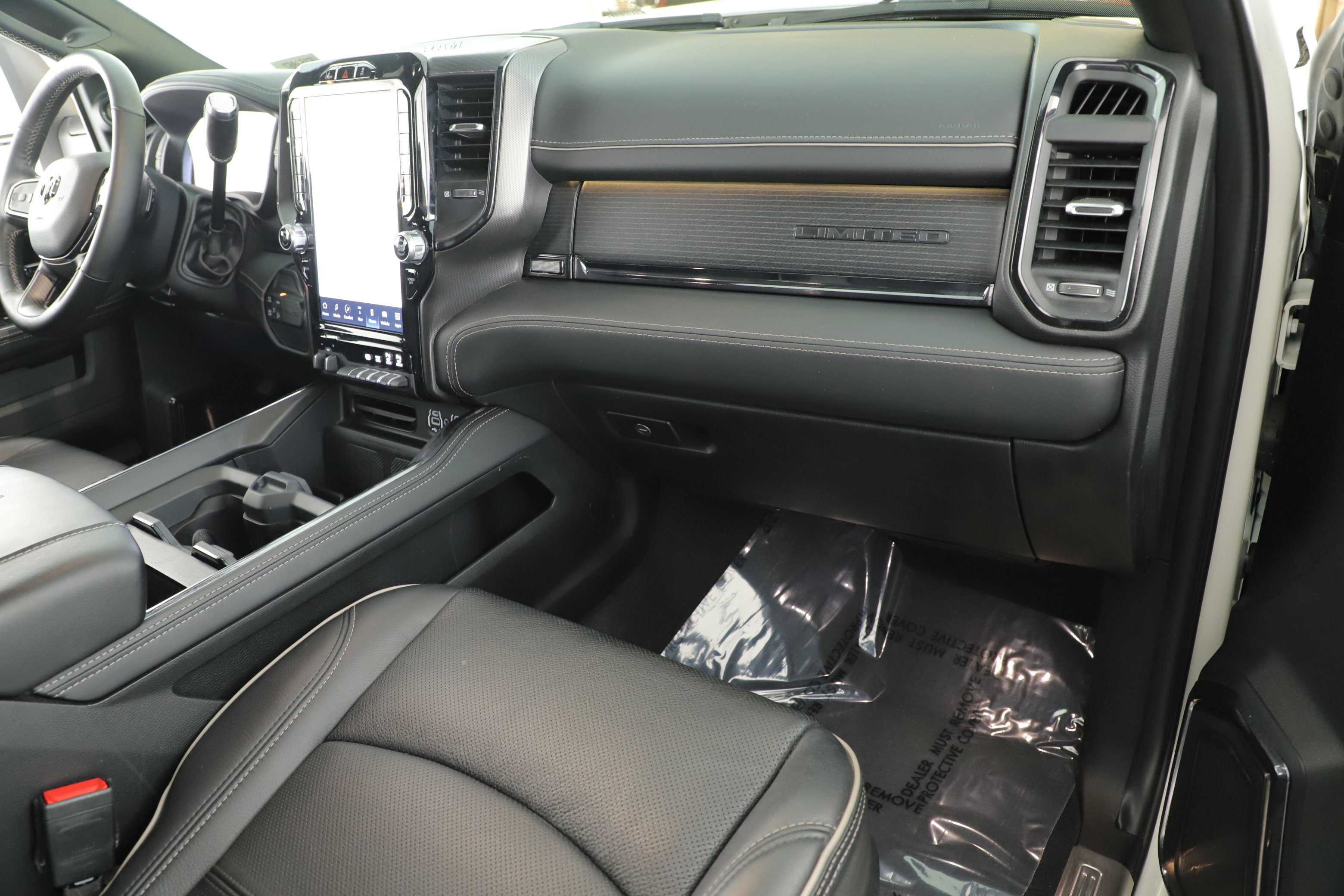 Used 2024 RAM 2500 Limited image 27