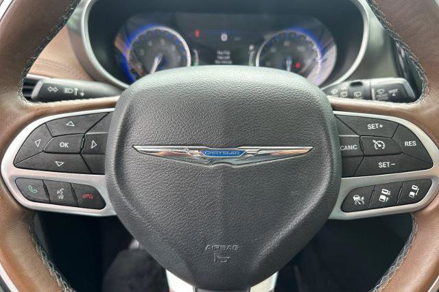 Used 2017 Chrysler Pacifica Limited image 30