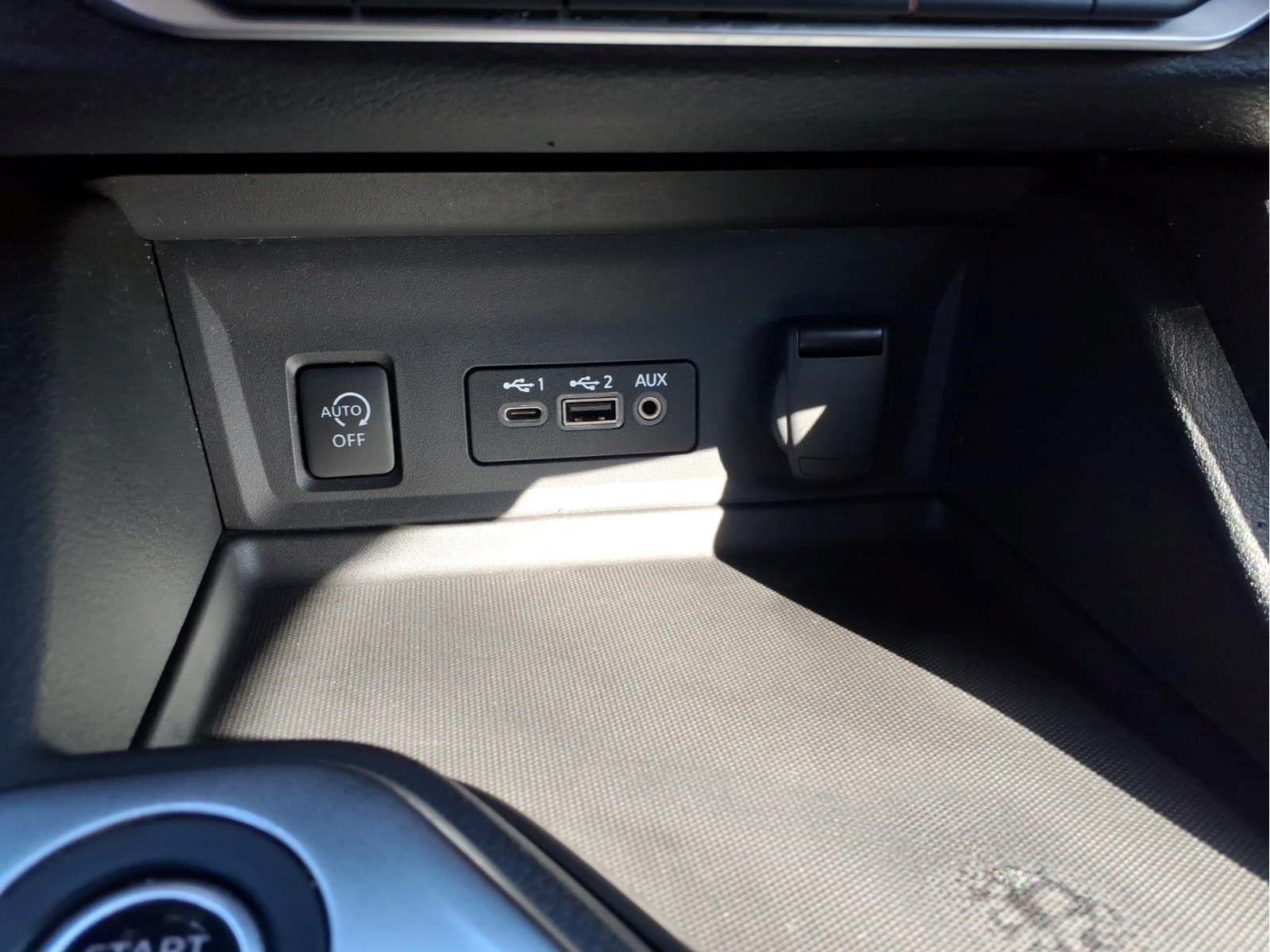 Used 2025 Nissan Sentra SR FWD image 21