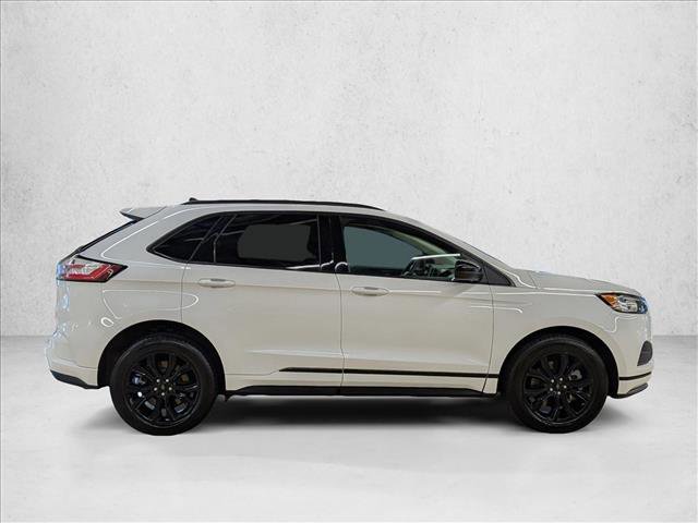 Certified 2022 Ford Edge SE w/ Black Appearance Package AWD/4WD image 4