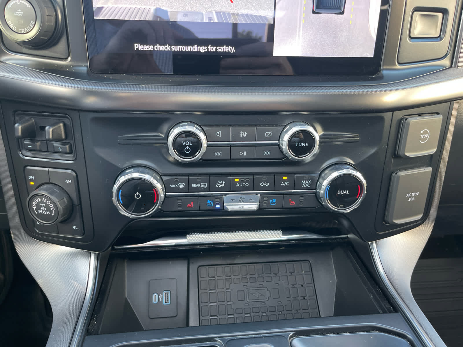 Certified 2023 Ford F150 Platinum w/ Equipment Group 701A High AWD/4WD image 16