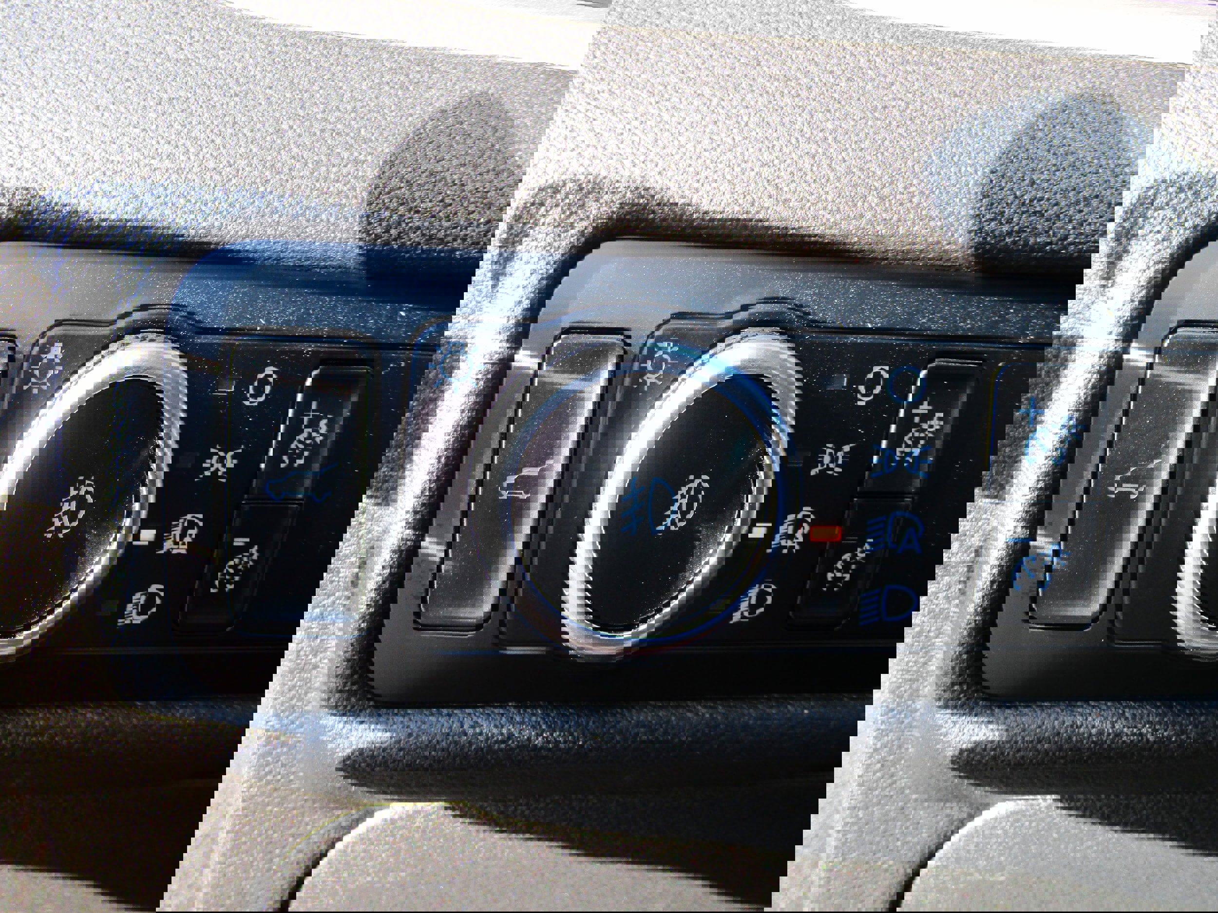 Certified 2023 Ford Explorer XLT w/ Equipment Group 202A image 28