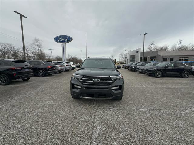 Certified 2023 Ford Explorer XLT w/ Equipment Group 202A AWD/4WD image 7