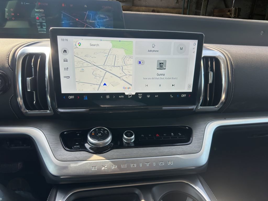 Certified 2025 Ford Expedition Platinum image 19