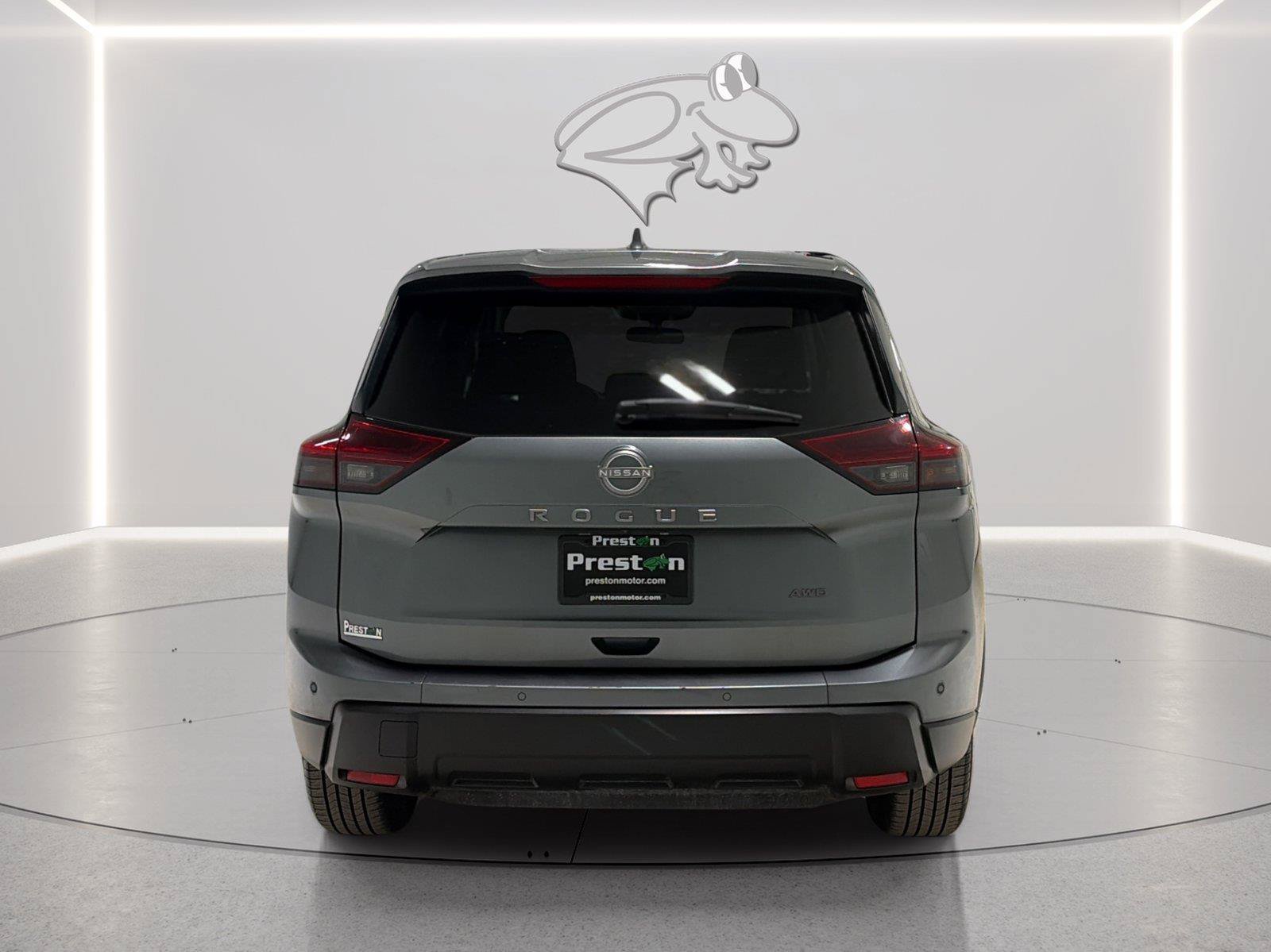 Used 2025 Nissan Rogue SV AWD/4WD image 4