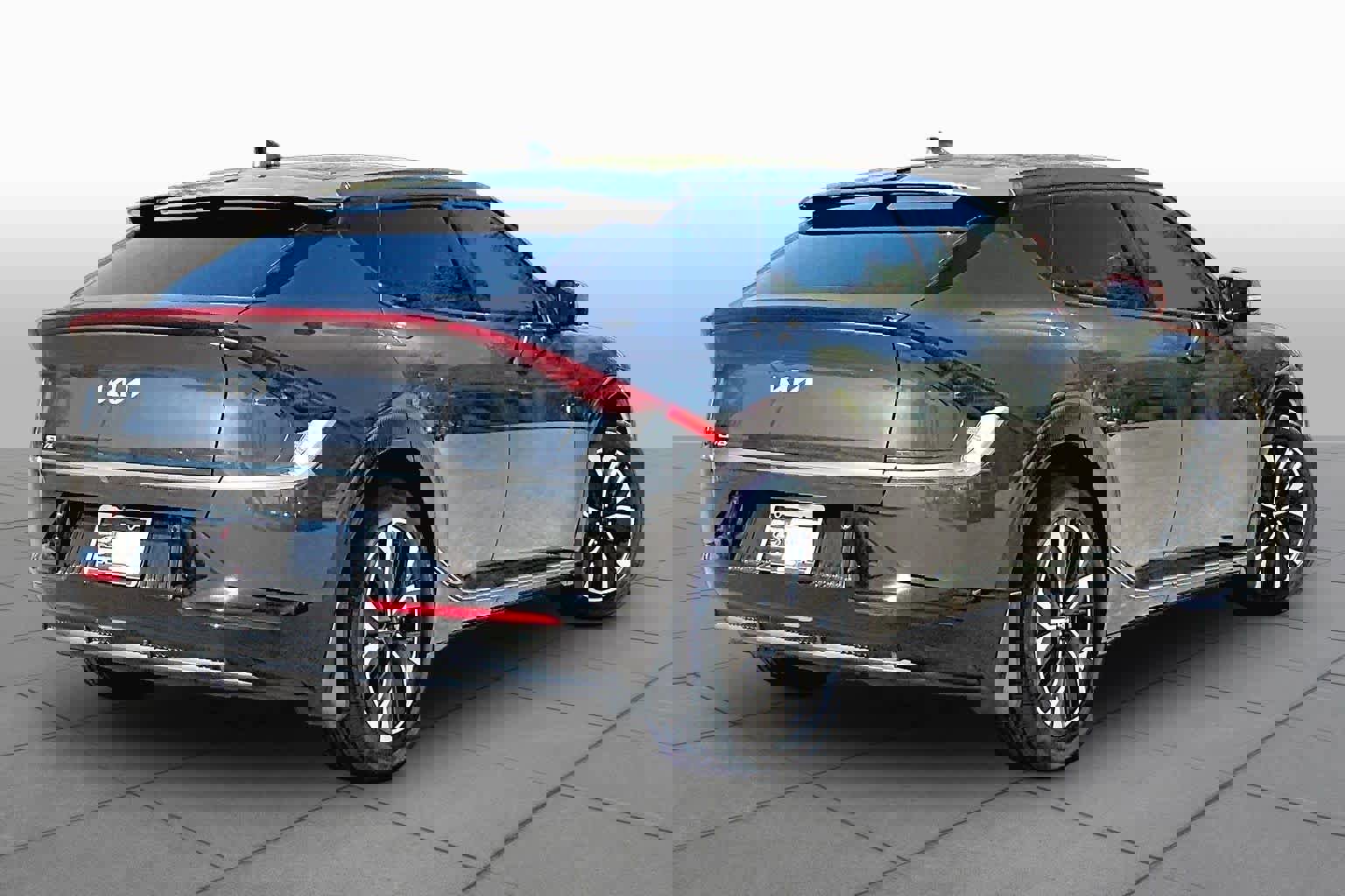 Used 2022 Kia EV6 Wind w/ Wind Technology Package AWD/4WD image 12