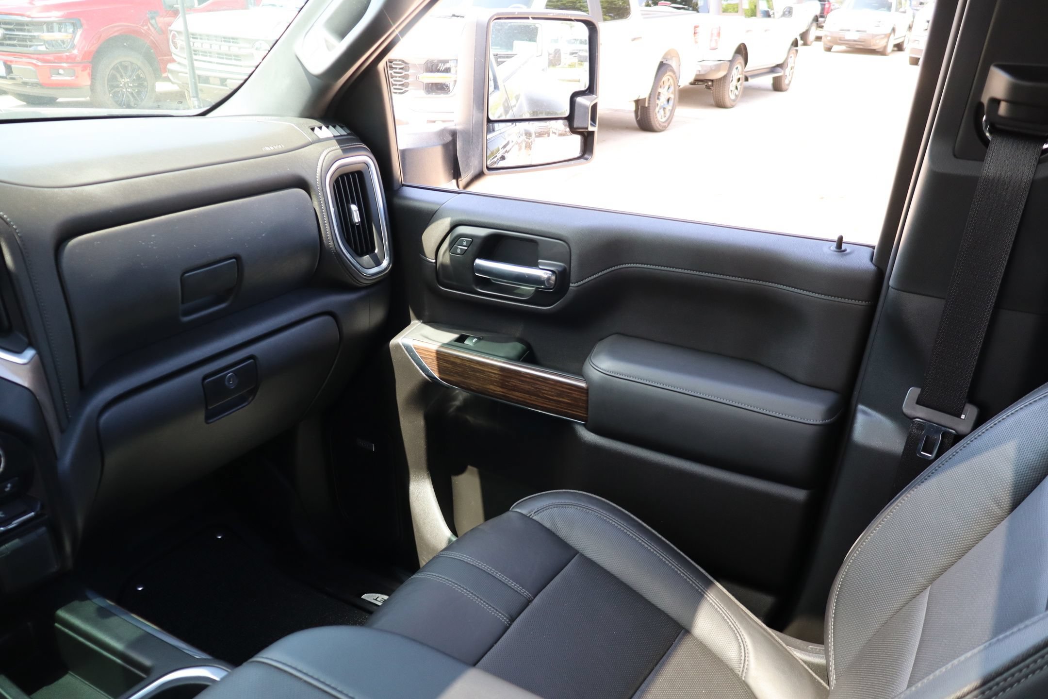 Used 2023 Chevrolet Silverado 3500 High Country AWD/4WD image 26