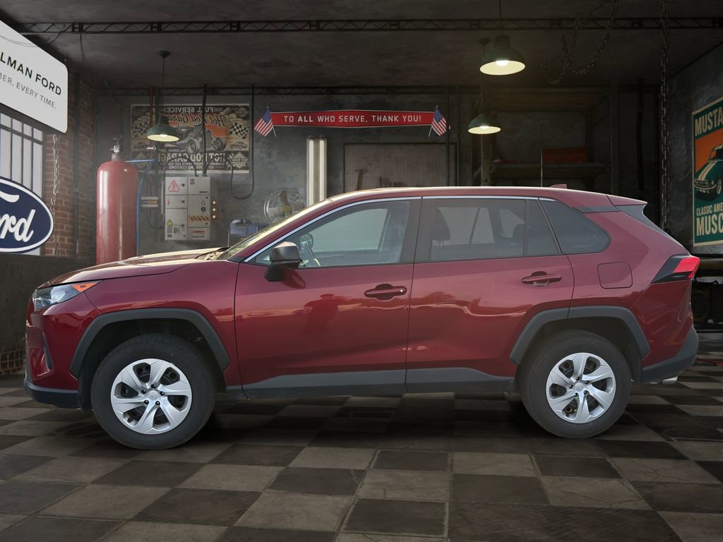 Used 2022 Toyota RAV4 LE FWD image 3