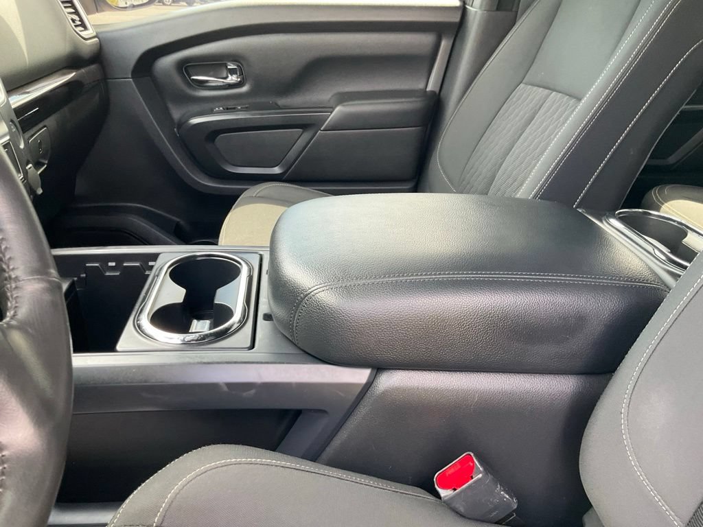 Used 2018 Nissan Titan SV w/ SV Convenience Package AWD/4WD image 17