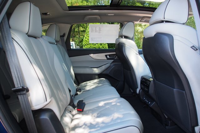 Used 2023 Acura MDX SH-AWD w/ Advance Package image 14