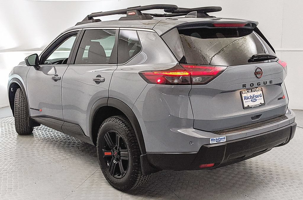 Used 2025 Nissan Rogue SV AWD/4WD image 4