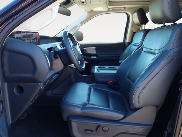 Certified 2025 Ford Expedition Active AWD/4WD image 11