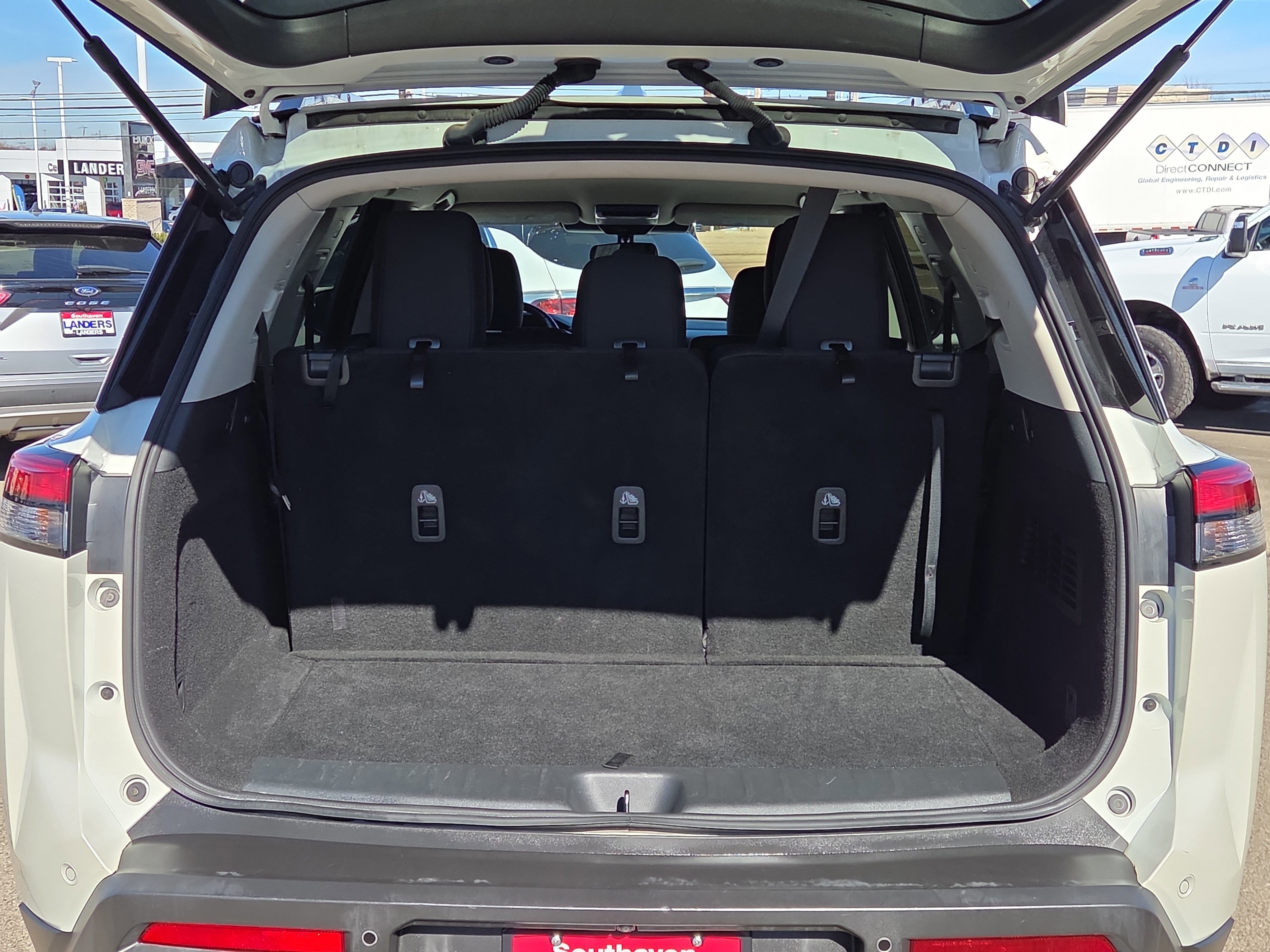 Used 2024 Nissan Pathfinder SV image 15