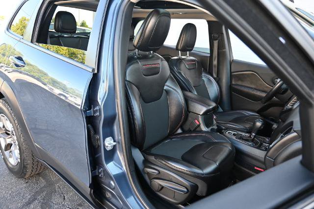 Used 2019 Jeep Cherokee Trailhawk w/ Comfort/Convenience Group AWD/4WD image 23