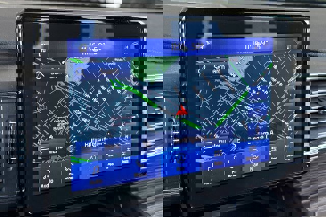 Certified 2020 Ford Explorer Limited w/ Hybrid Equipment Group 310A image 26