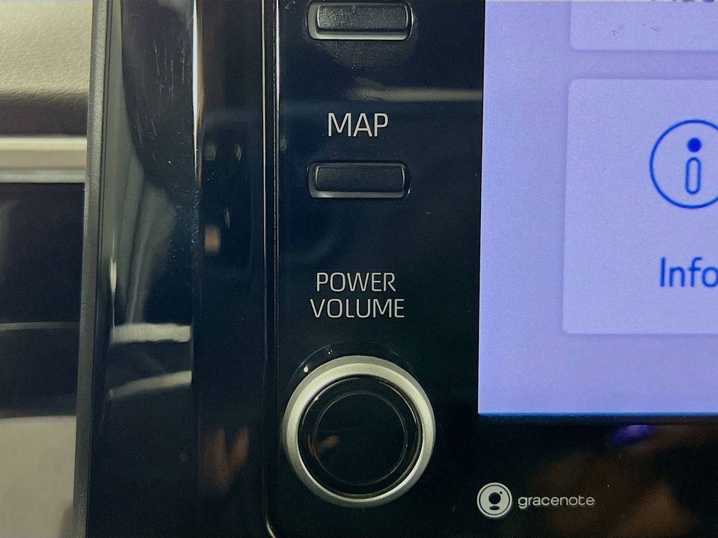 Used 2022 Toyota Corolla LE image 15