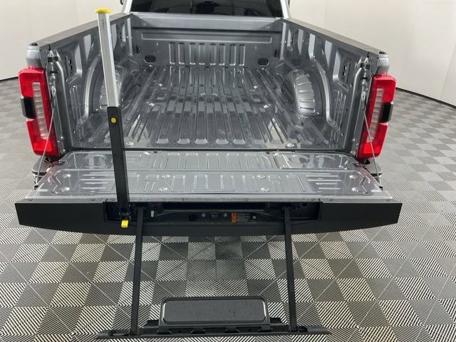 Certified 2025 Ford F350 Lariat w/ FX4 Off-Road Package AWD/4WD image 8
