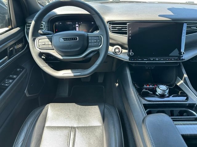 Used 2024 Jeep Wagoneer Series II AWD/4WD image 14