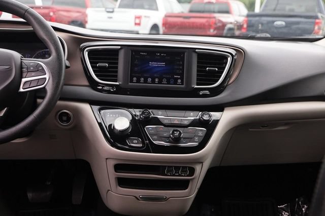 Used 2021 Chrysler Voyager Lxi FWD image 25