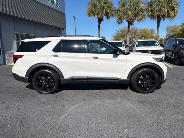 Certified 2023 Ford Explorer ST-Line AWD/4WD image 9