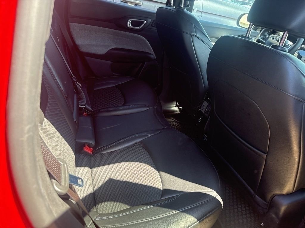 Used 2025 Jeep Compass Latitude w/ Sun & Sound Group image 6