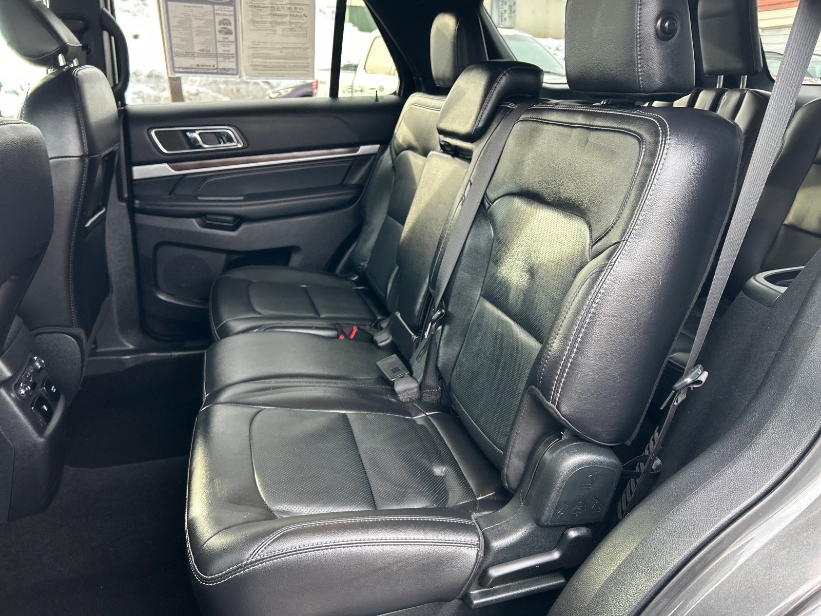 Certified 2019 Ford Explorer Limited w/ Class III Trailer Tow Package image 9