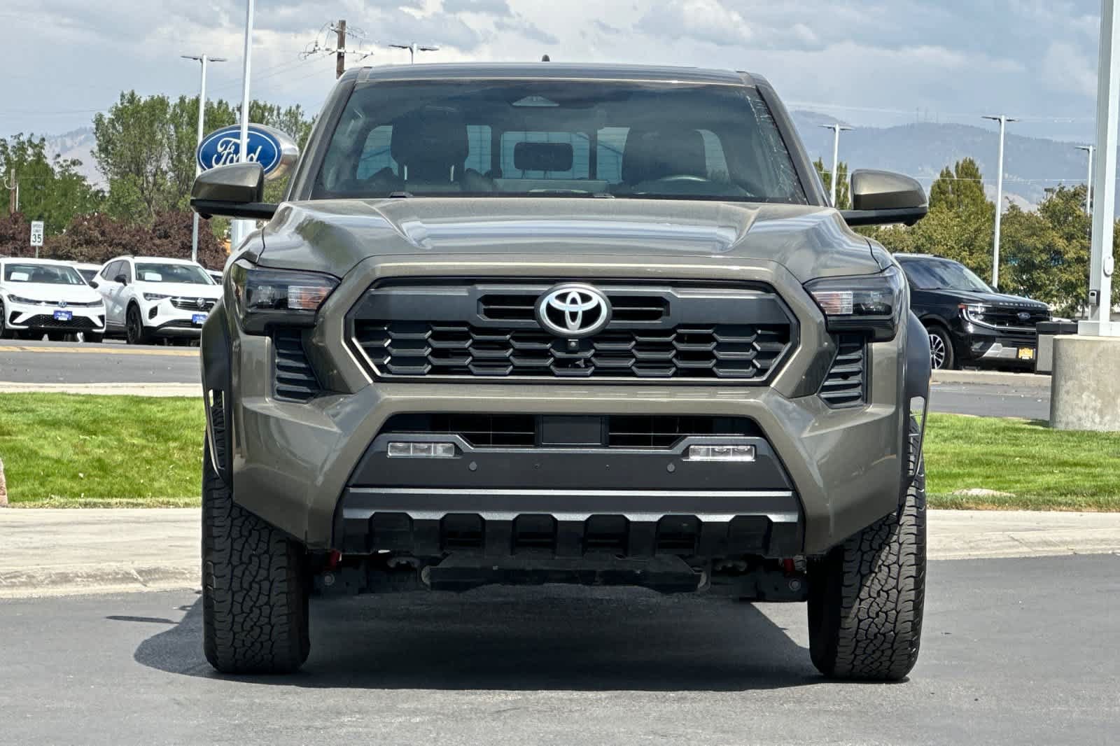 Used 2024 Toyota Tacoma TRD Off-Road w/ TRD Off Road Premium Package AWD/4WD image 10