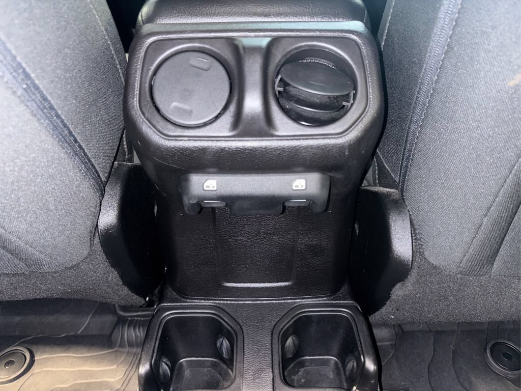 Used 2018 Jeep Wrangler Unlimited Sport S AWD/4WD image 30