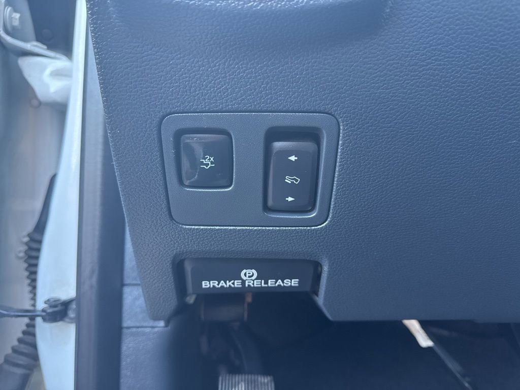 Certified 2022 Ford F350 Lariat w/ Black Appearance Package image 20