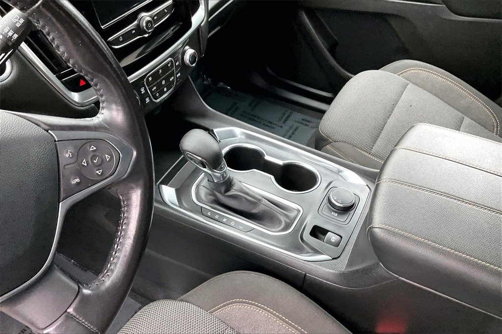 Used 2021 Chevrolet Traverse LT image 9