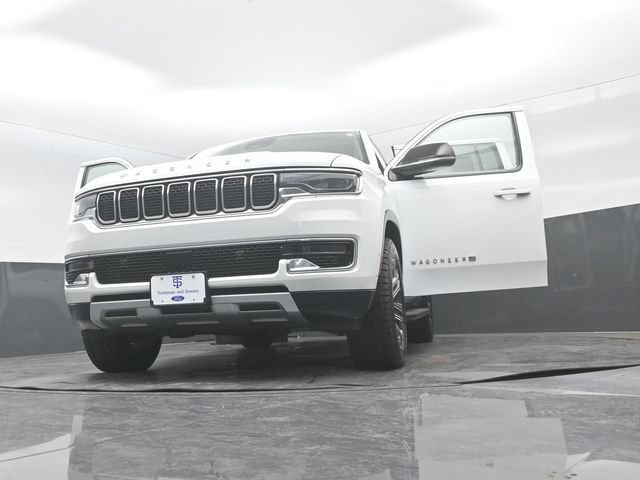 Used 2024 Jeep Wagoneer Series II AWD/4WD image 31