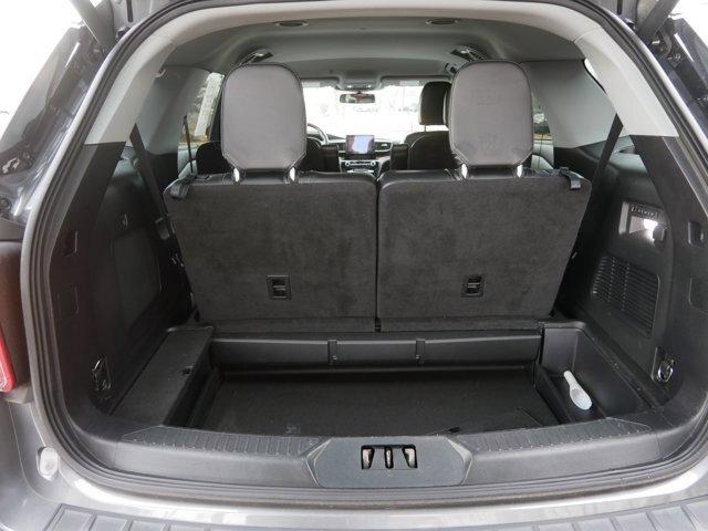 Certified 2022 Ford Explorer Limited w/ Hybrid Equipment Group 310A AWD/4WD image 10