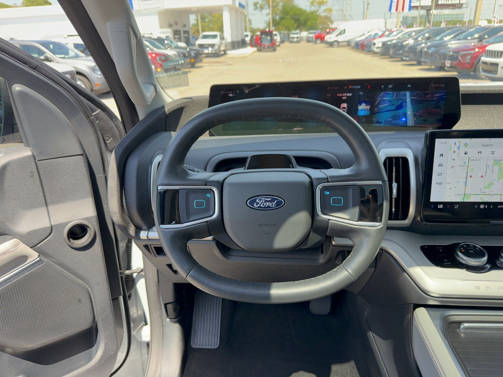 Certified 2025 Ford Expedition Active image 40