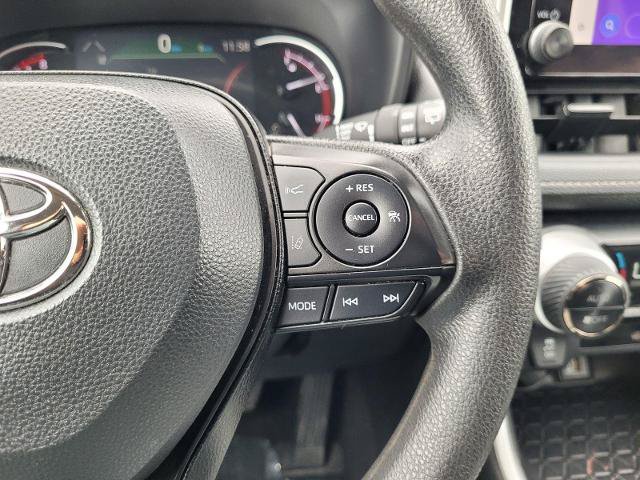 Used 2024 Toyota RAV4 XLE AWD/4WD image 32