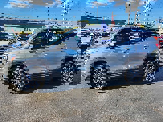 Used 2023 GMC Terrain SLT w/ Infotainment Package II image 6