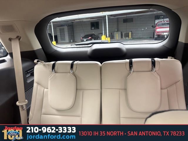 Certified 2023 Ford Explorer Platinum w/ Premium Technology Package AWD/4WD image 13